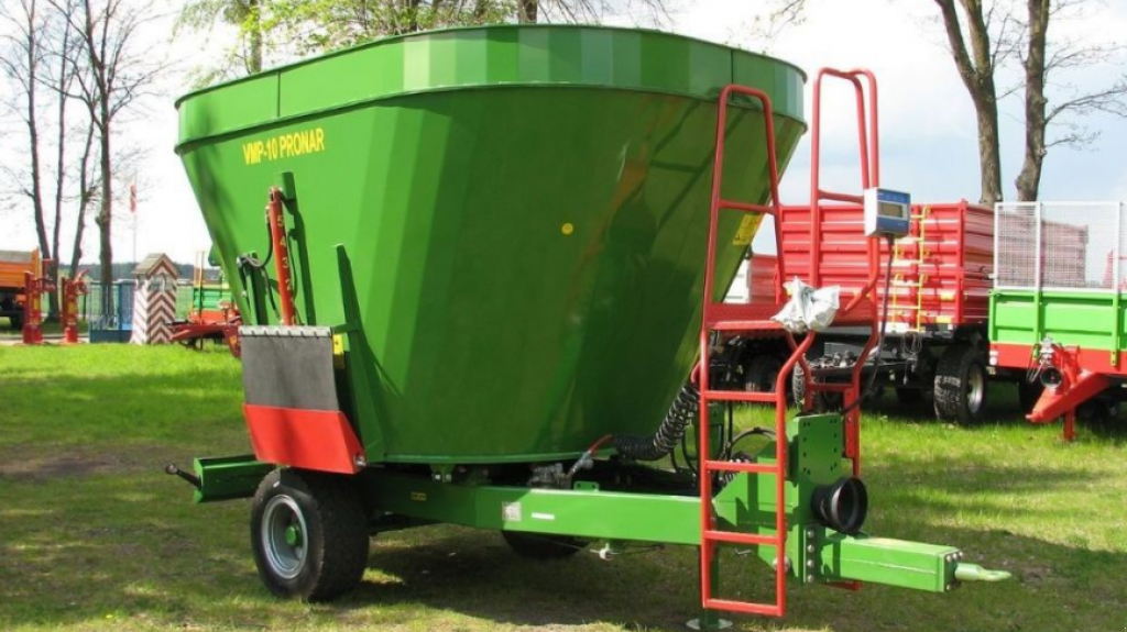 Selbstfahrer Futtermischwagen des Typs PRONAR VMP-10,  in Київ (Bild 1)