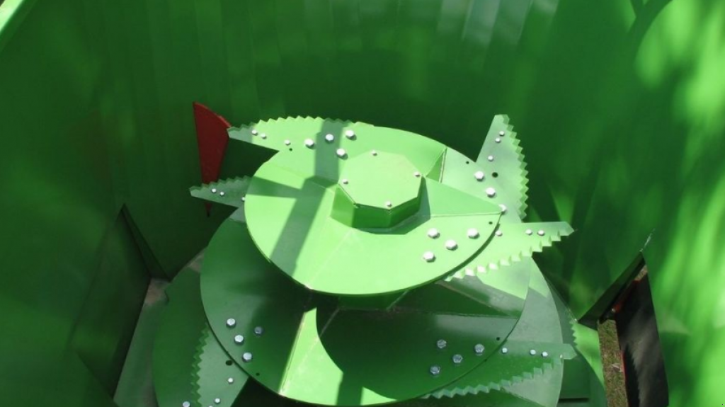 Selbstfahrer Futtermischwagen des Typs PRONAR VMP-10,  in Київ (Bild 3)