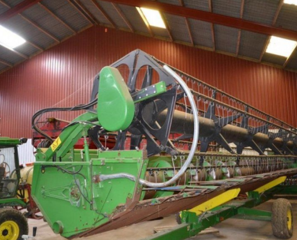 Oldtimer-Mähdrescher des Typs John Deere 9880 STS, Neumaschine in Київ (Bild 6)