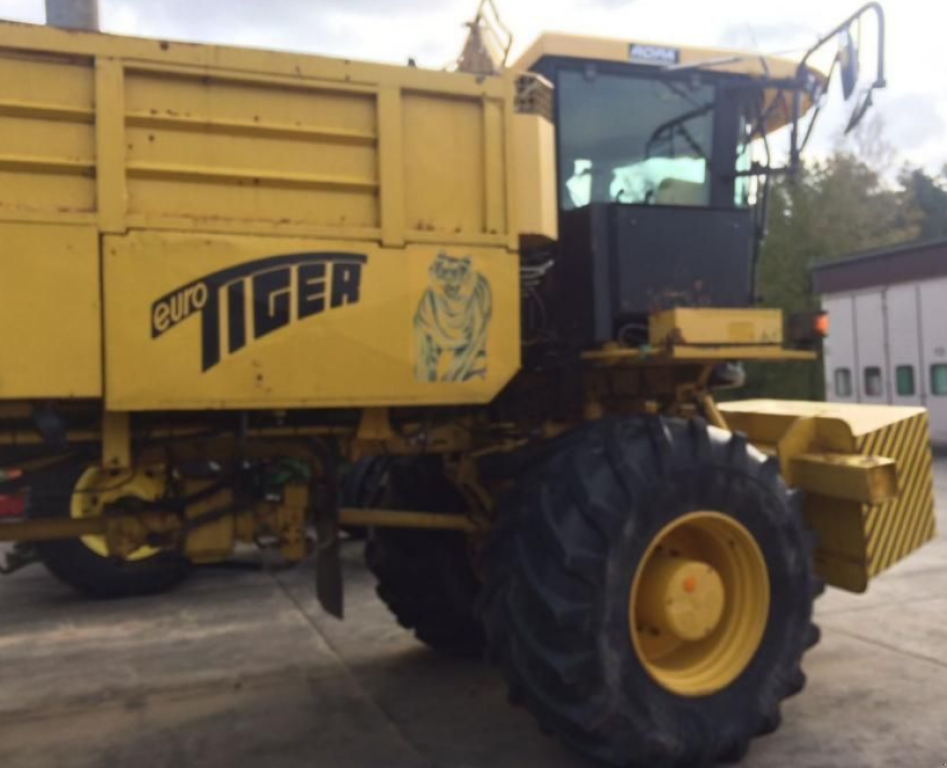 Rübenvollernter des Typs ROPA Euro Tiger,  in Київ (Bild 3)