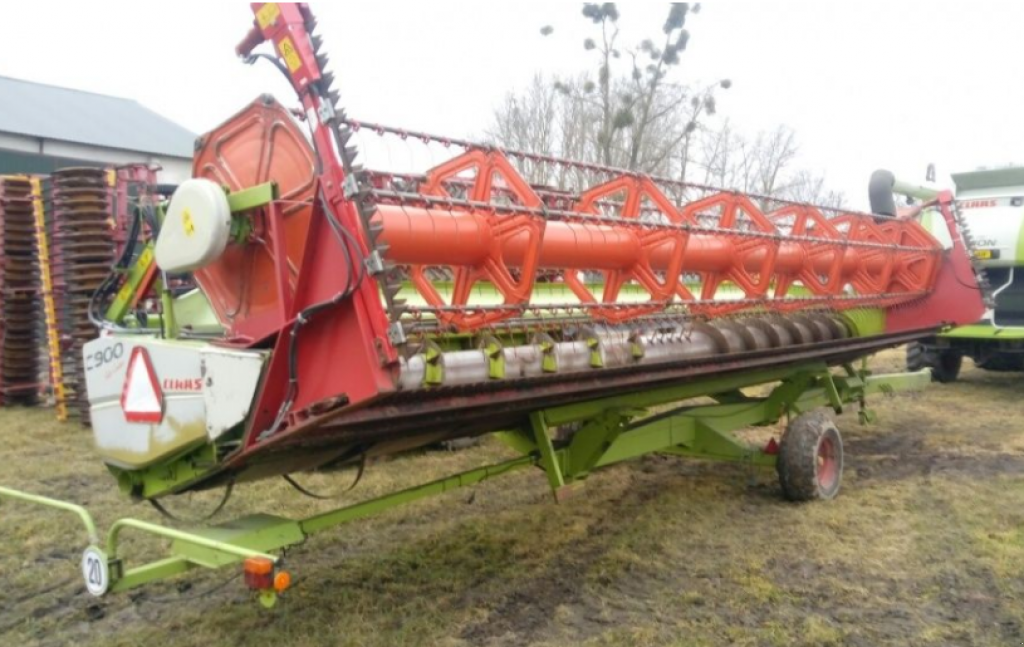 Oldtimer-Mähdrescher des Typs CLAAS Lexion 580+,  in Київ (Bild 4)