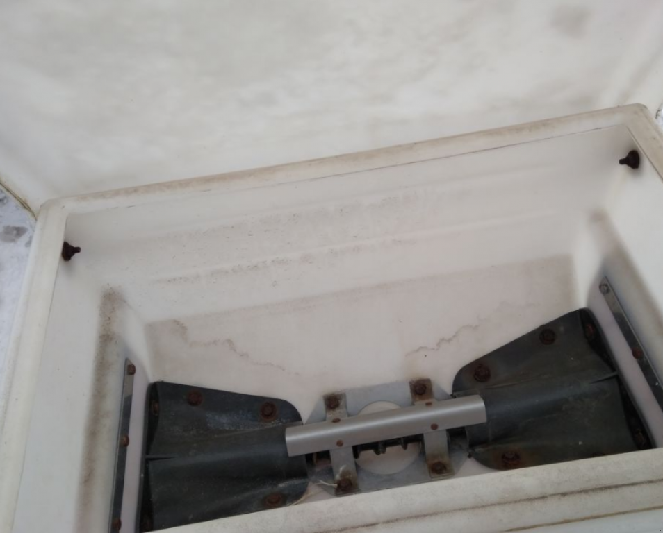 Gareeggenfelder des Typs CHERVONA ZIRKA УПС-8,  in Василівка (Bild 8)