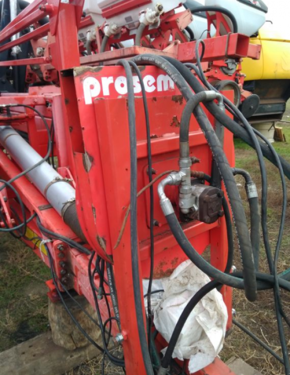 Gareeggenfelder des Typs Quivogne Prosem K16,  in Василівка (Bild 9)