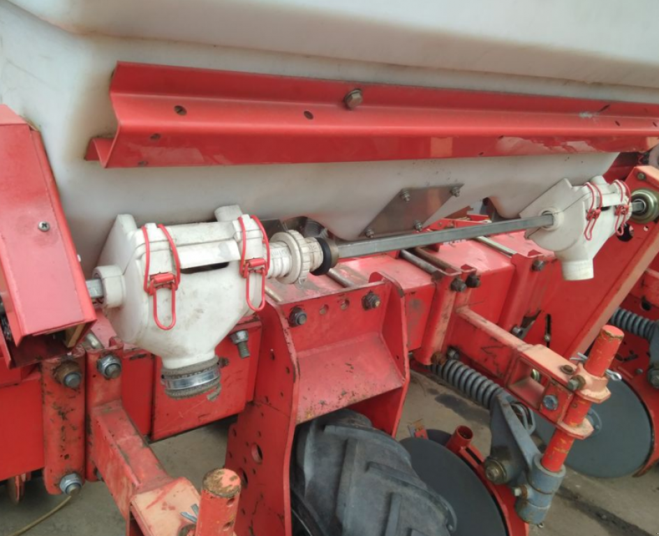 Gareeggenfelder des Typs Quivogne Prosem K8,  in Василівка (Bild 7)