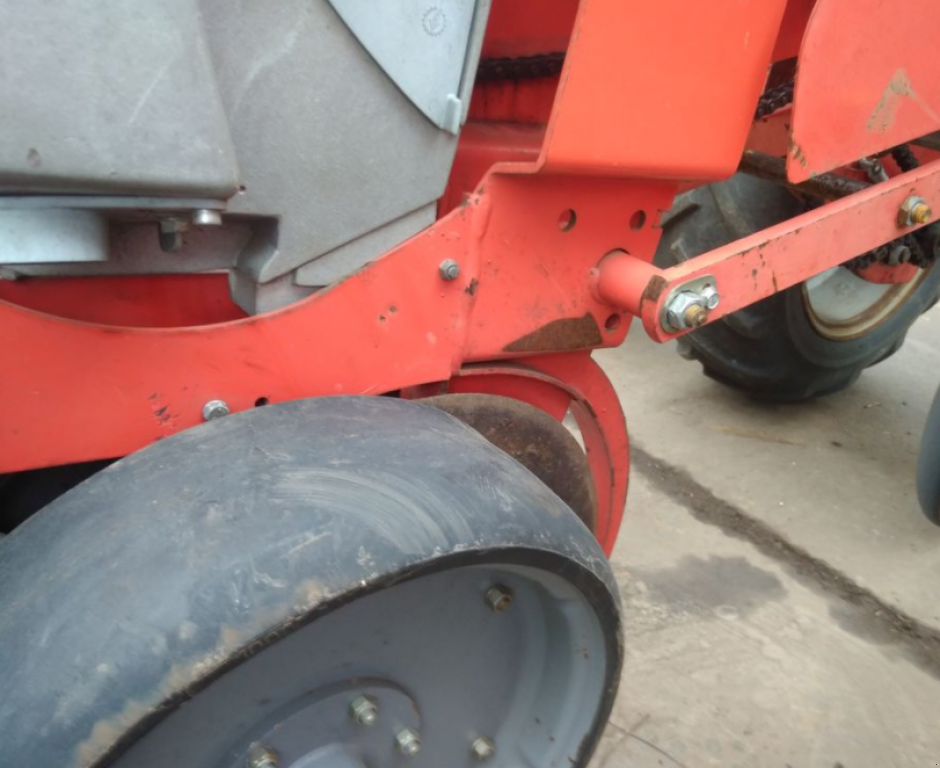 Gareeggenfelder des Typs Quivogne Prosem K8,  in Василівка (Bild 4)