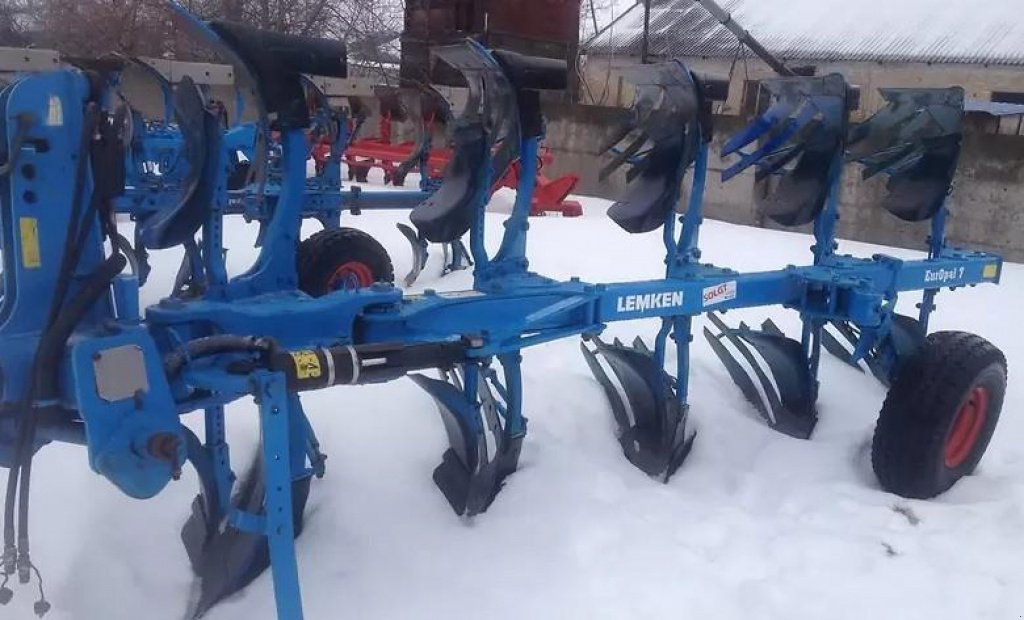 Scheibenpflug des Typs Lemken EuroOpal 7,  in Перея́слав-Хмельни́цький (Bild 4)
