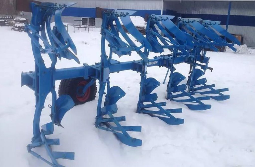 Scheibenpflug des Typs Lemken EuroOpal 7,  in Перея́слав-Хмельни́цький (Bild 5)