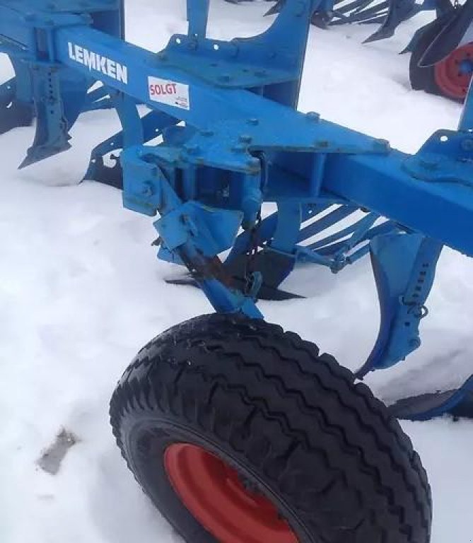 Scheibenpflug des Typs Lemken EuroOpal 7,  in Перея́слав-Хмельни́цький (Bild 7)