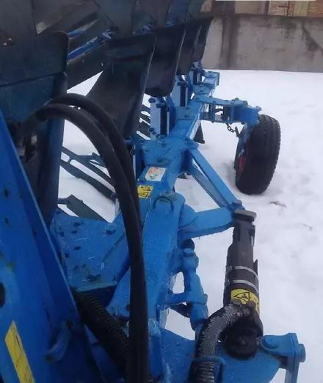 Scheibenpflug des Typs Lemken EuroOpal 7,  in Перея́слав-Хмельни́цький (Bild 2)