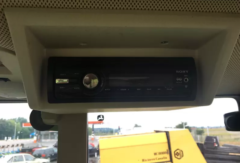 Oldtimer-Traktor des Typs John Deere 6830, Neumaschine in Луцьк (Bild 9)