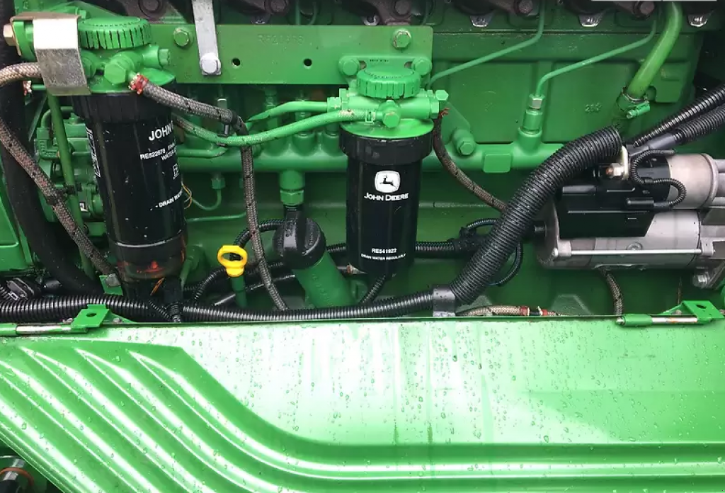 Oldtimer-Traktor des Typs John Deere 6830, Neumaschine in Луцьк (Bild 3)
