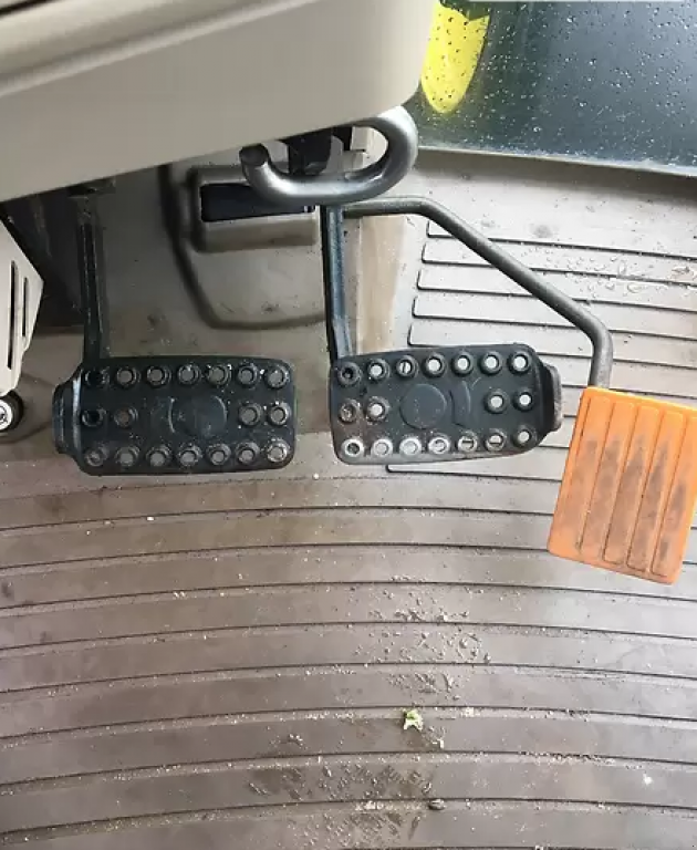 Oldtimer-Traktor des Typs John Deere 6830, Neumaschine in Луцьк (Bild 8)