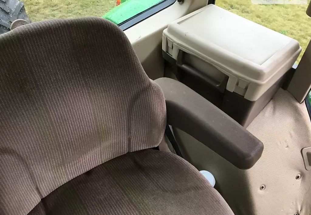 Oldtimer-Traktor des Typs John Deere 6910, Neumaschine in Луцьк (Bild 7)