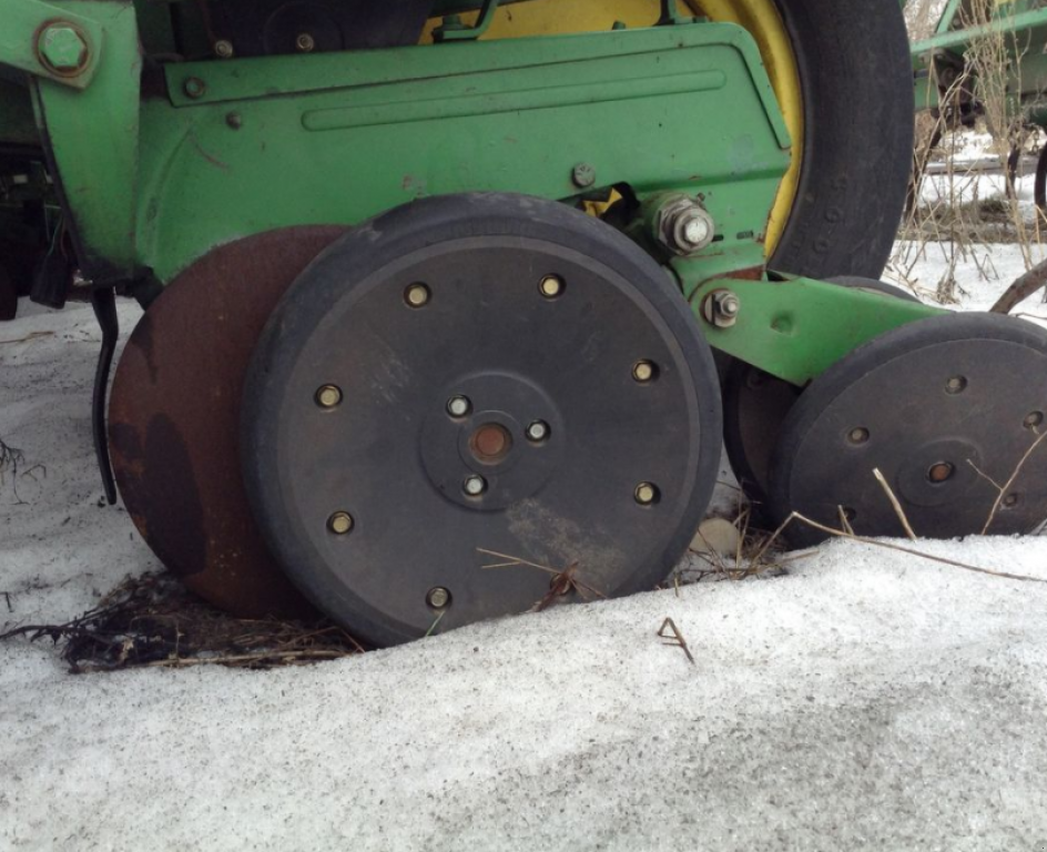 Gareeggenfelder des Typs John Deere 7000,  in Добропілля (Bild 2)