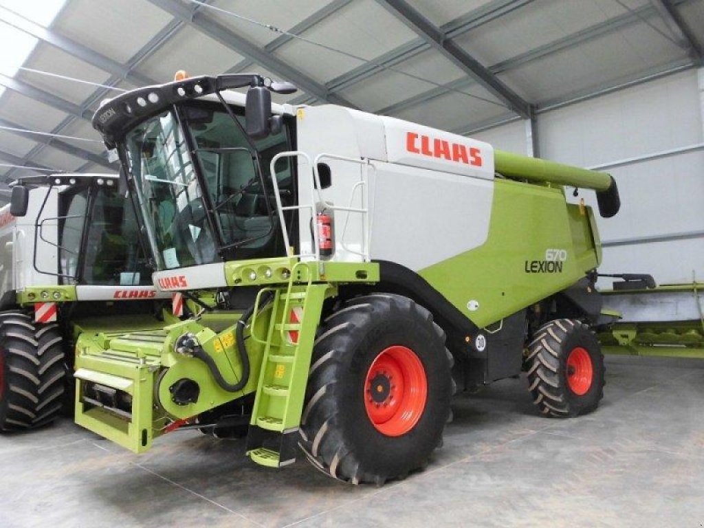 Oldtimer-Mähdrescher des Typs CLAAS Lexion 670, Neumaschine in Кіровоград (Bild 1)