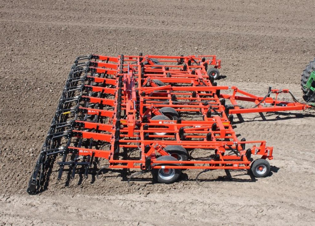 Kartoffelpflegetechnik des Typs Nordsten Krause 5635-32,  in Чабани (Bild 1)