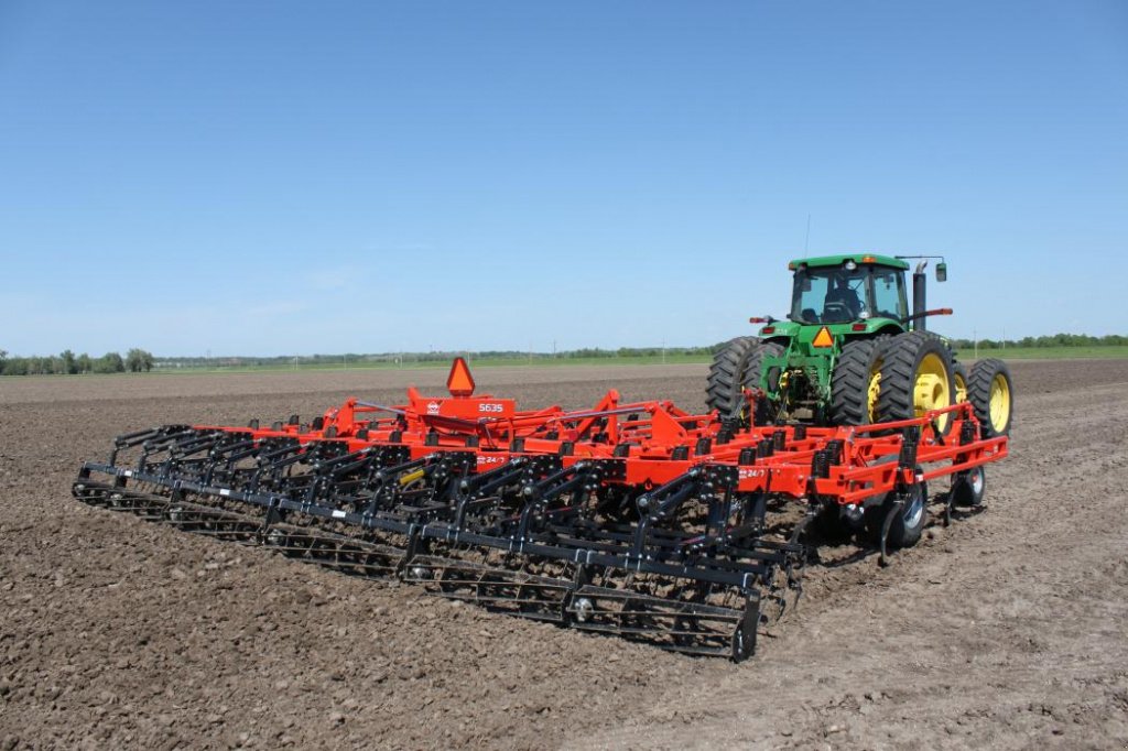 Kartoffelpflegetechnik des Typs Nordsten Krause 5635-39,  in Чабани (Bild 1)