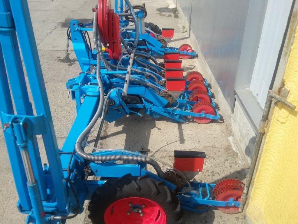 Gareeggenfelder des Typs Monosem MS-6R,  in Чабани (Bild 3)