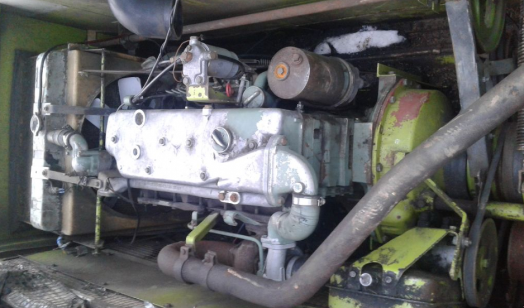 Oldtimer-Mähdrescher des Typs CLAAS Dominator 85, Neumaschine in Чернівці (Bild 1)