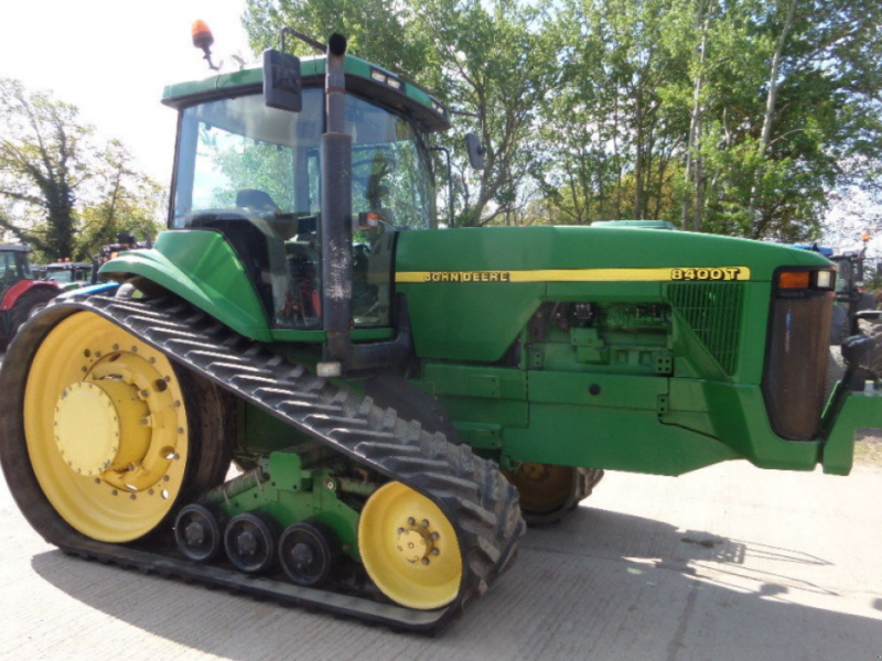 Raupentraktor des Typs John Deere 8400T, Neumaschine in Київ (Bild 1)