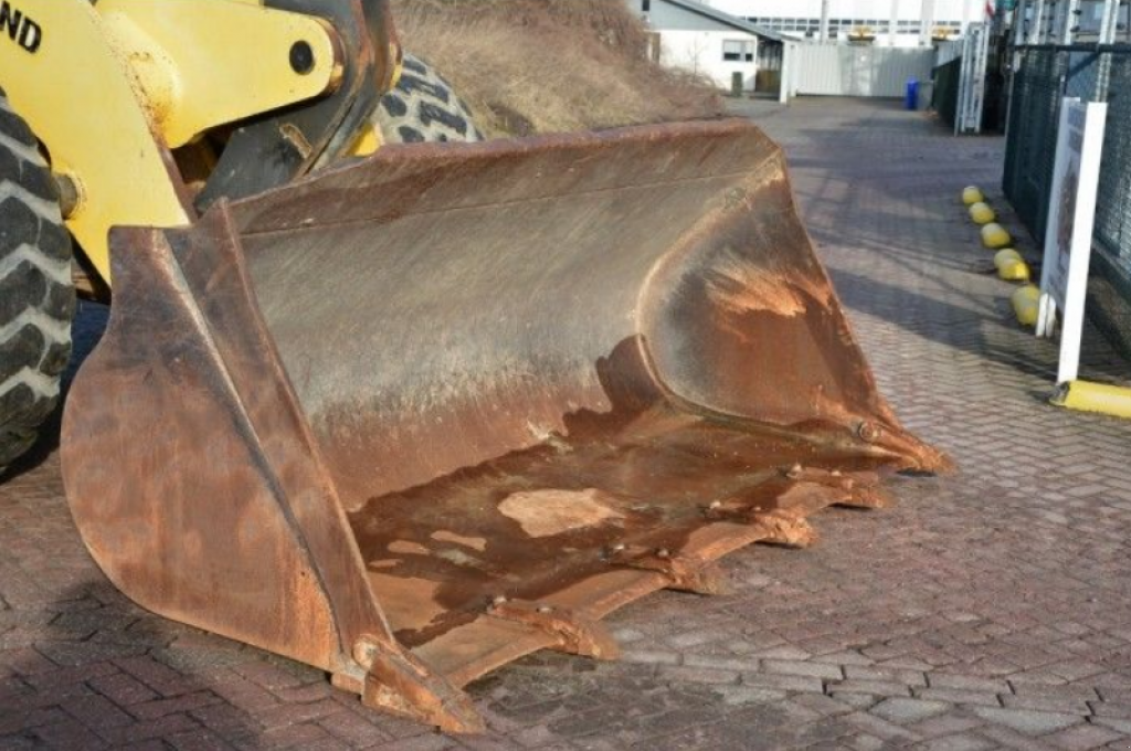 Frontlader des Typs New Holland W190B, Neumaschine in Київ (Bild 3)