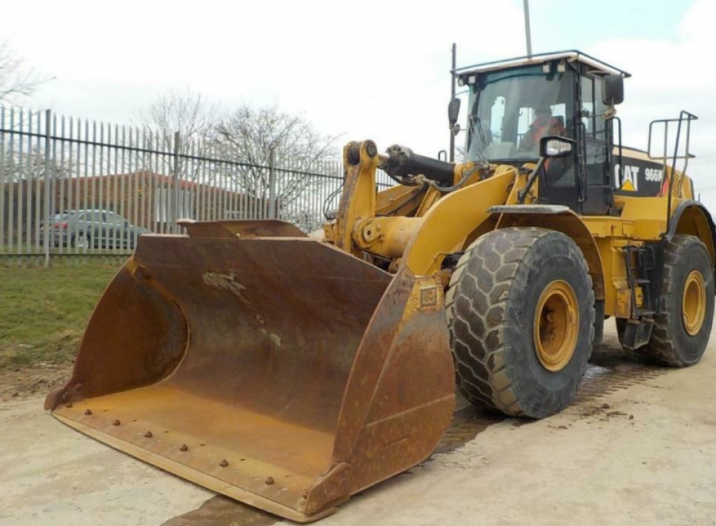 Frontlader des Typs Caterpillar 966K, Neumaschine in Київ (Bild 1)