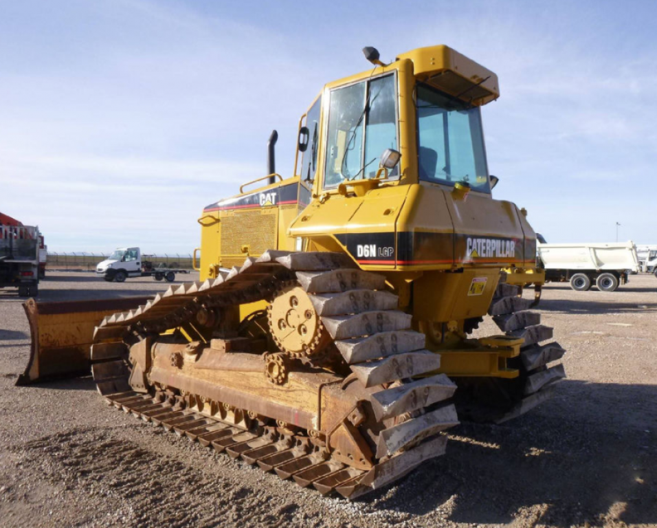 Raupentraktor des Typs Caterpillar D 6N LGP,  in Київ (Bild 6)