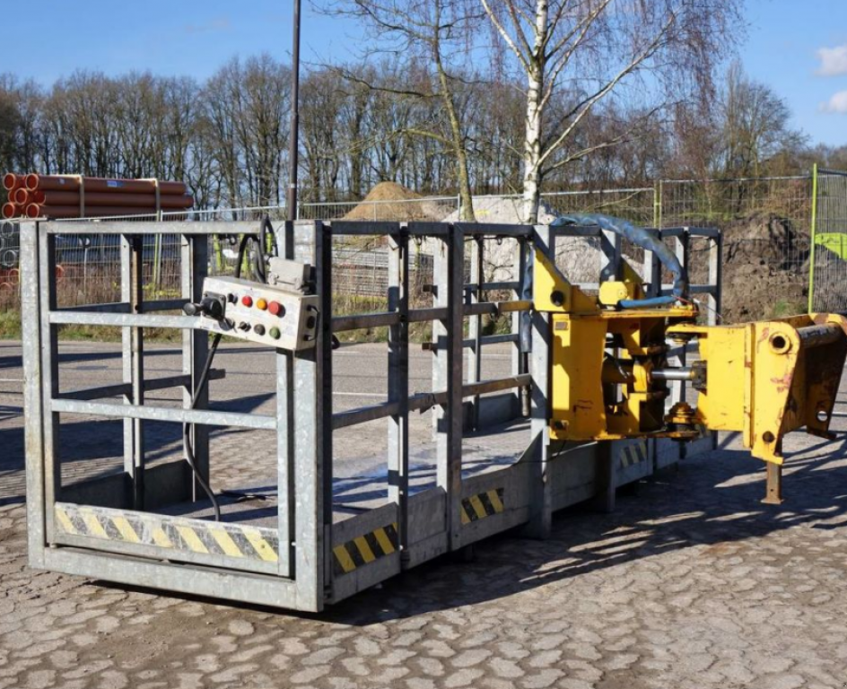 Teleskopstapler des Typs Manitou MRT 1850, Neumaschine in Київ (Bild 8)