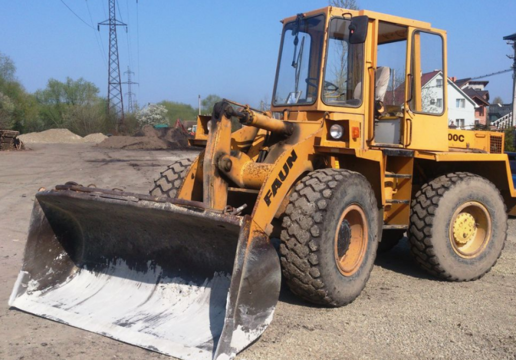 Frontlader des Typs Faun F 1100C,  in Київ (Bild 1)