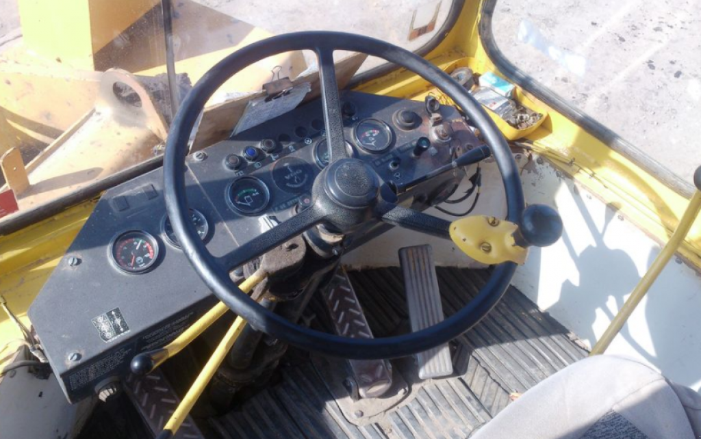 Frontlader des Typs Faun F 1100C,  in Київ (Bild 3)