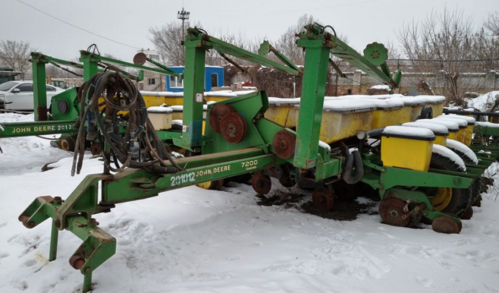 Gareeggenfelder des Typs John Deere 7200,  in Київ (Bild 1)
