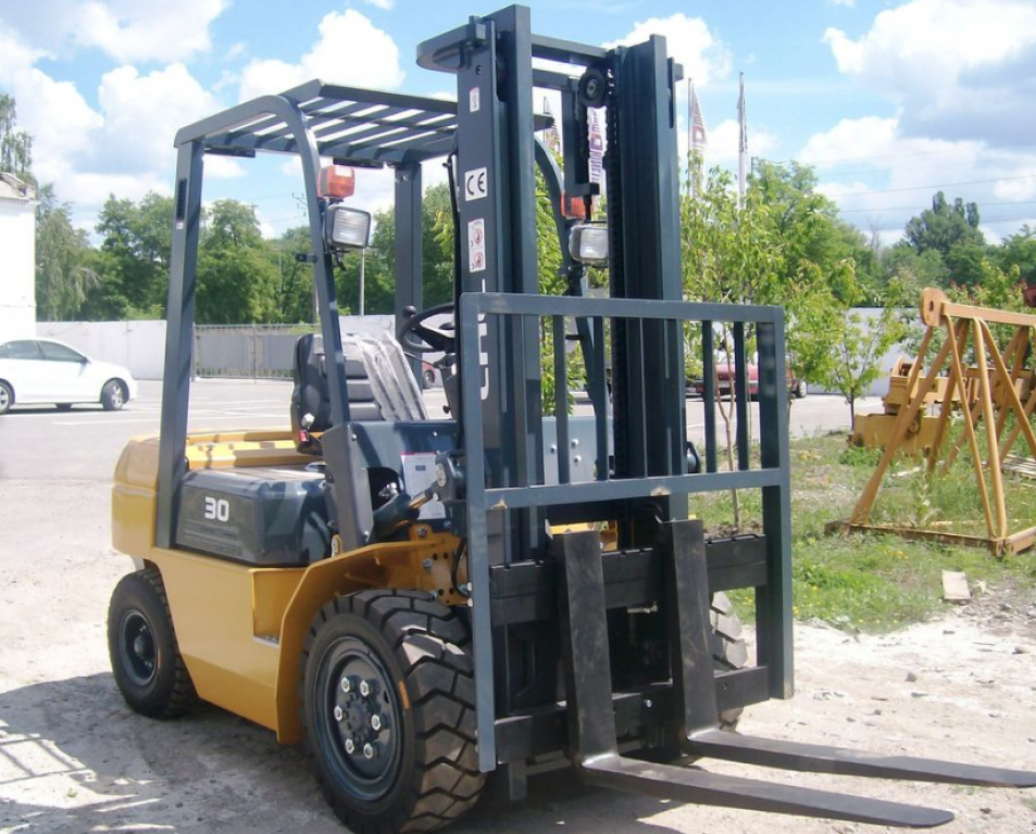 Gabelstapler des Typs Heli CPCD30,  in Київ (Bild 3)