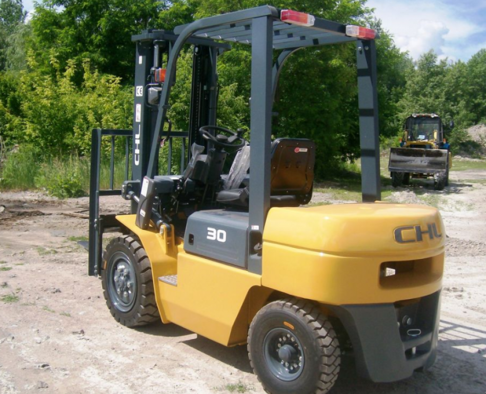 Gabelstapler des Typs Heli CPCD30,  in Київ (Bild 4)
