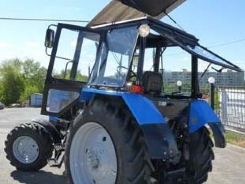 Oldtimer-Traktor des Typs Belarus Беларус-892, Neumaschine in Житомир