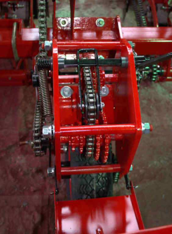 Direktsaatmaschine des Typs CHERVONA ZIRKA СУПН-6,  in Дніпропетровськ (Bild 2)