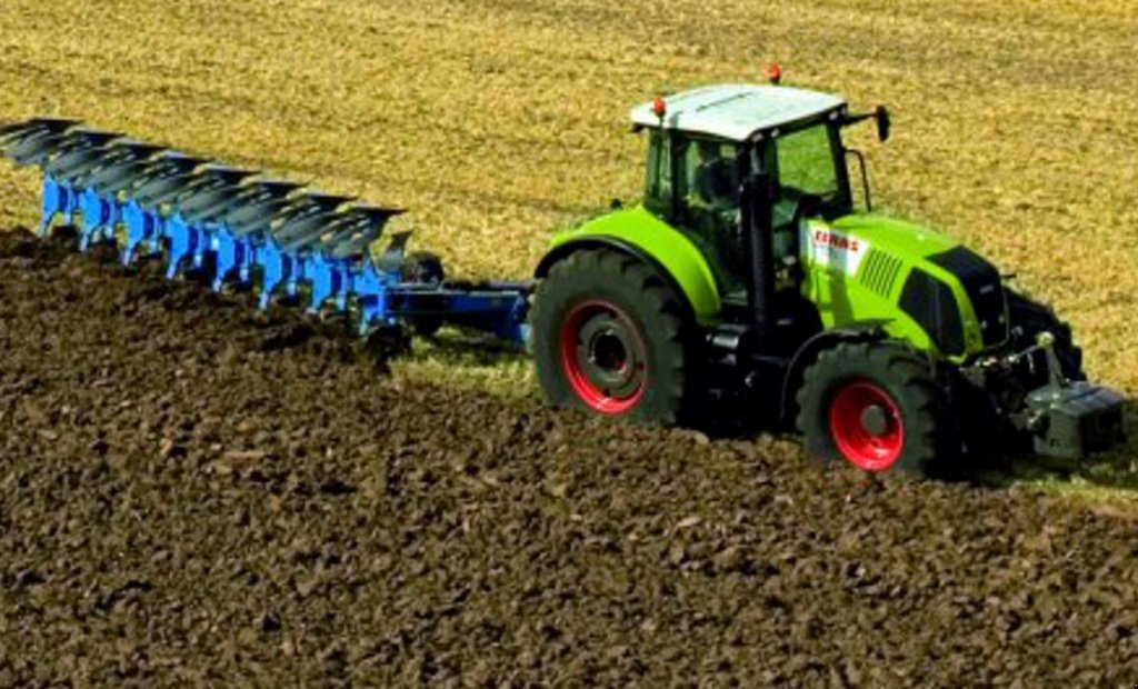 Oldtimer-Traktor des Typs CLAAS Axion 850, Neumaschine in Гребінки (Bild 2)