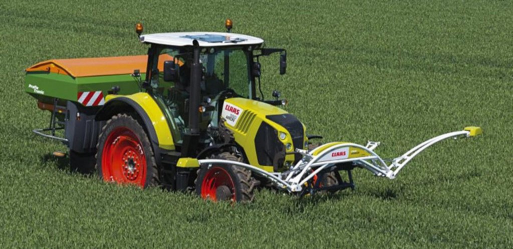 Oldtimer-Traktor des Typs CLAAS Axion 850, Neumaschine in Гребінки (Bild 6)