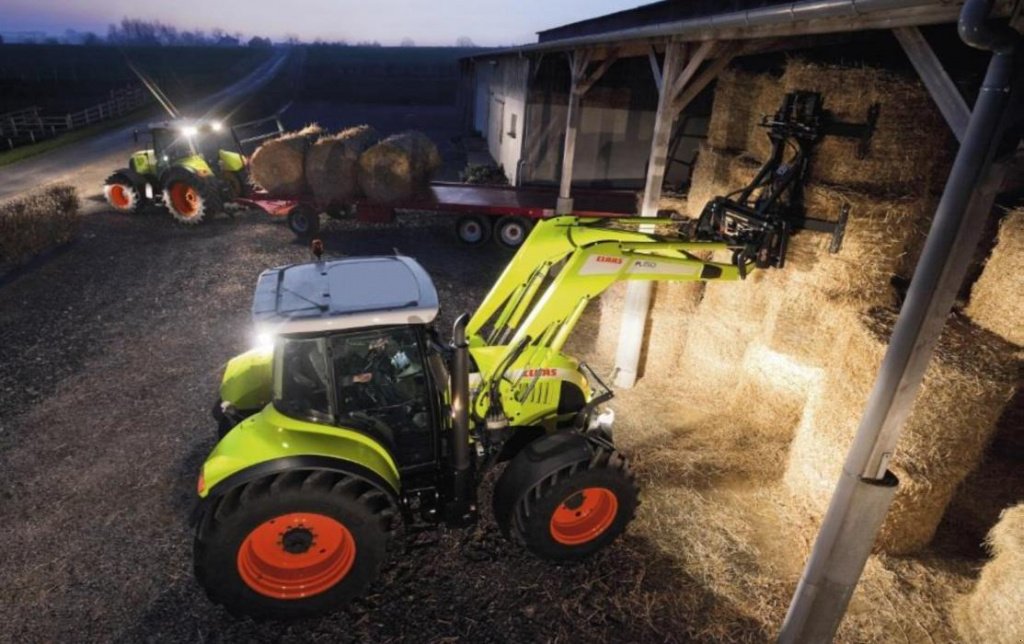 Oldtimer-Traktor des Typs CLAAS Arion 640 C, Neumaschine in Гребінки (Bild 7)