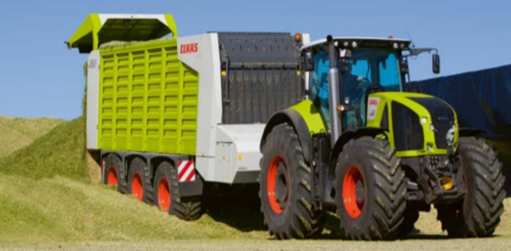 Oldtimer-Traktor des Typs CLAAS Axion 940 Cmatic, Neumaschine in Гребінки (Bild 4)