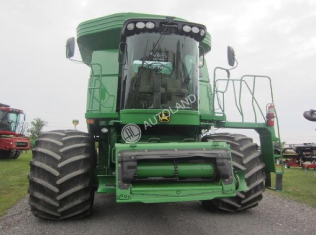 Oldtimer-Mähdrescher des Typs John Deere 9770 STS Bullet Rotor,  in Здолбунів (Bild 4)