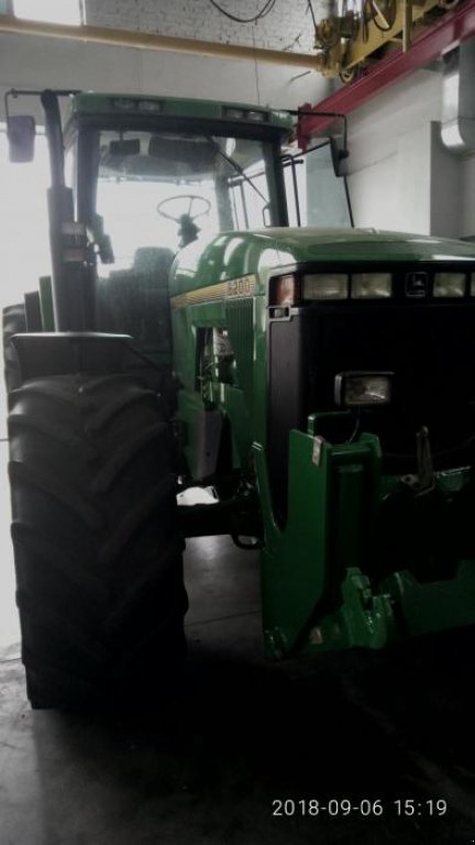 Oldtimer-Traktor des Typs John Deere 8200, Neumaschine in Здолбунів (Bild 5)