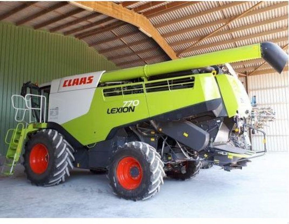 Oldtimer-Mähdrescher des Typs CLAAS Lexion 770, Neumaschine in Здолбунів (Bild 1)