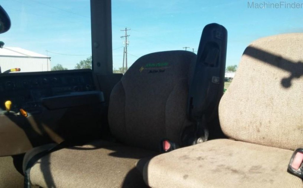 Oldtimer-Traktor des Typs John Deere 8430, Neumaschine in Київ (Bild 8)