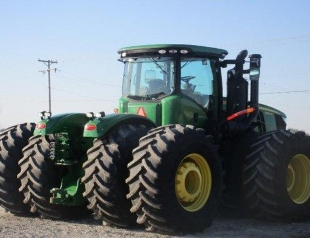 Oldtimer-Traktor des Typs John Deere 9560R, Neumaschine in Київ (Bild 7)