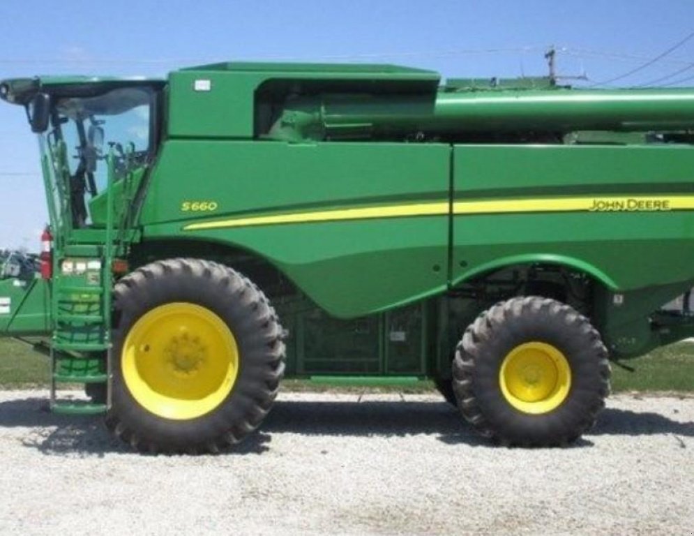 Oldtimer-Mähdrescher des Typs John Deere S660, Neumaschine in Київ (Bild 8)