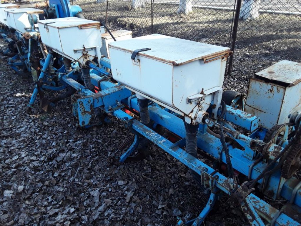 Direktsaatmaschine des Typs CHERVONA ZIRKA СУПН-8А,  in Миколаїв (Bild 1)