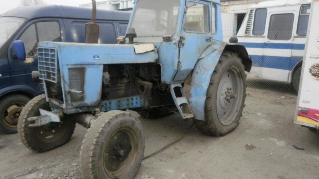Oldtimer-Traktor des Typs Belarus Беларус-80, Neumaschine in Біла Церква (Bild 1)
