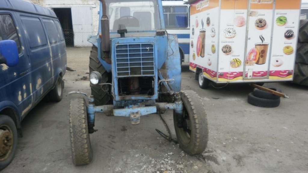 Oldtimer-Traktor des Typs Belarus Беларус-80, Neumaschine in Біла Церква (Bild 2)