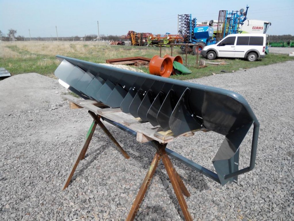 Oldtimer-Mähdrescher des Typs CLAAS Lexion 480,  in Біла Церква (Bild 4)