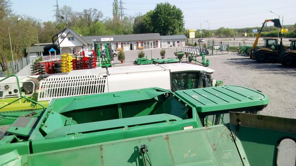 Oldtimer-Traktor des Typs John Deere 6910, Neumaschine in Біла Церква (Bild 3)